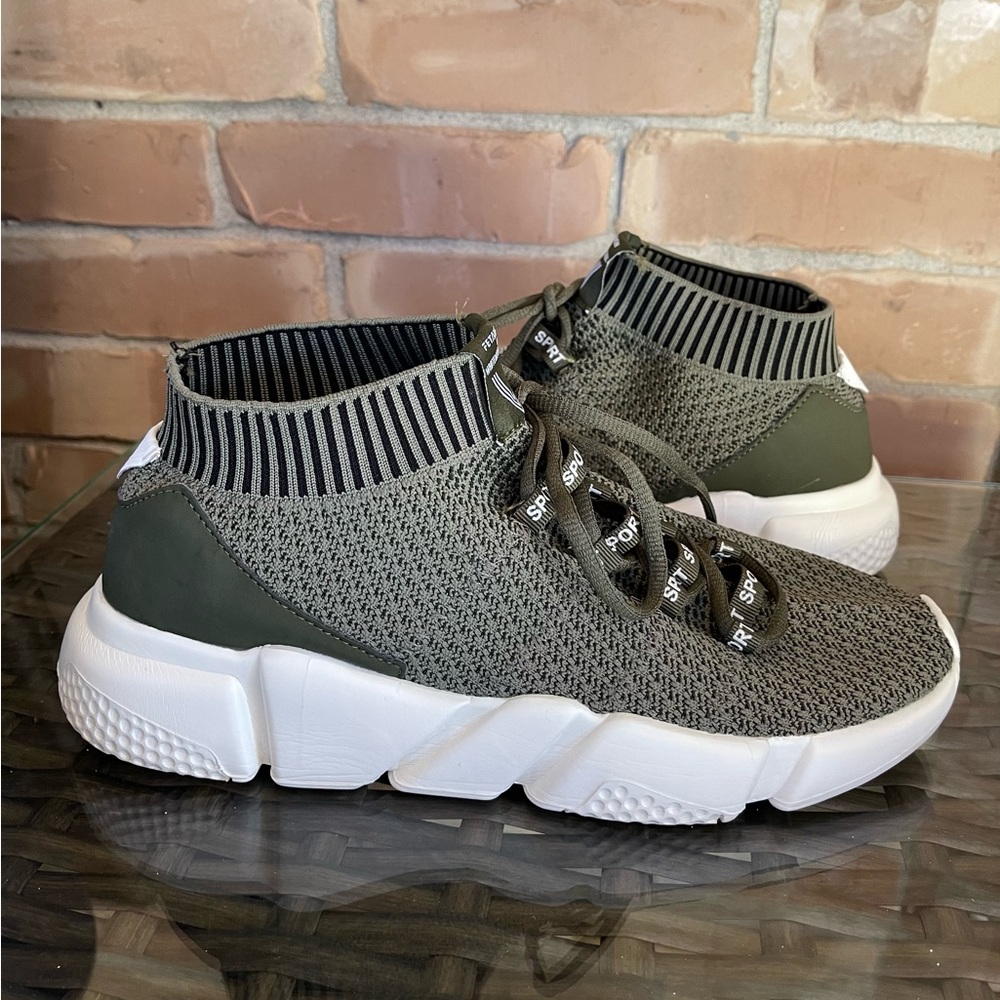 White Mountaineering Sport Primeknit Running Shoes